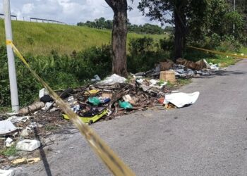 MANGSA lelaki warga Indonesia itu ditemukan meninggal dunia di tepi Jalan Lumba Kuda Penrissen lama.