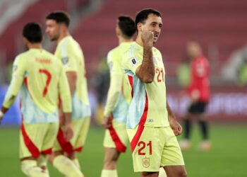 MIKEL Oyarzabal meraikan kejayaannya menjaringkan gol pertama Sepanyol ketika menewaskan Georgia dalam aksi kelayakan Piala Dunia 2026 di Stadium Nasional Boris Paichadze, semalam. - AFP