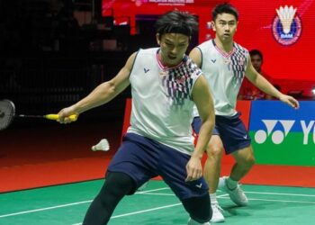 Razif Sidek menasihati Goh Sze Fei-Nur Izzuddin Rumsani agar keluar dari zon selesa dengan mencari rakan sepelatih yang boleh memberi tekanan lebih tinggi dalam permainan badminton. - MINGGUAN/ISKANDAR ISHAK
