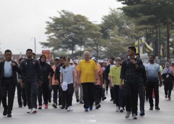 SULTAN Nazrin Muizzuddin Shah menyertai Larian Hari Keputeraan baginda di Kuala Kangsar hari ini.