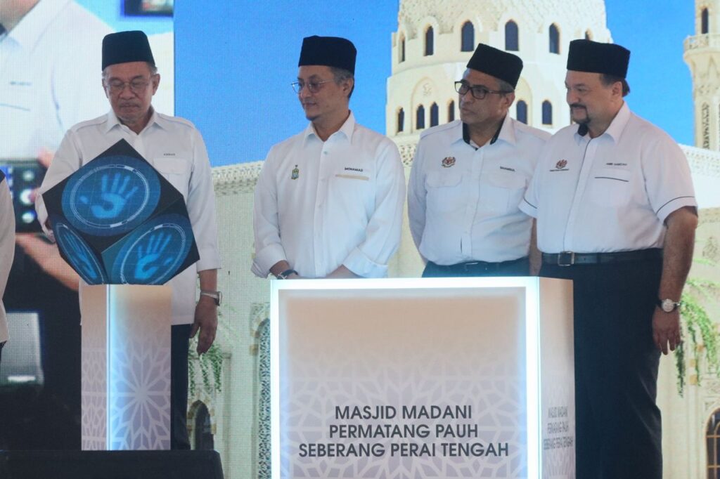 ‘Tegur, kritik dan nasihatlah saya’ 1 ppg turun anwar