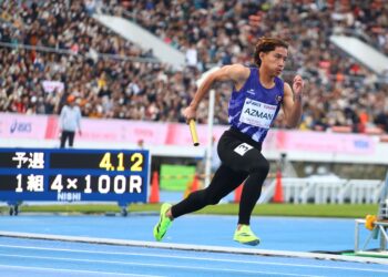 MUHAMMAD Zumar Azman ketika beraksi aksi pusingan pertama saringan satu 4x100 meter (m) lelaki Sukan Deaflympics 2025 yang berlangsung di Stadium Olahraga Taman Olimpik Komazawa, hari ini. - IHSAN MSDEAF