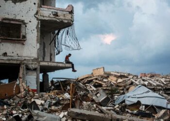 GAZA terus bergelumang dalam krisis kemanusiaan dengan puluhan ribu terkorban, serangan Israel berterusan, dan bantuan yang sangat terhad. – AFP