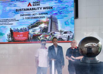 SYED Hairul Anuar Syed Fadzil (tengah) merasmikan Majlis Pelancaran Minggu Lestarian Agrobank 2025 hari ini. UTUSAN. M.FIRDAUS