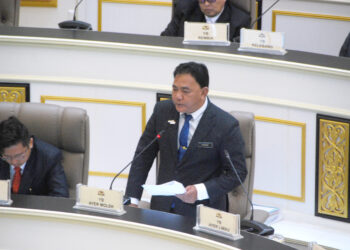 RAHMAD Mariman ketika Persidangan Ketiga (Bajet) Penggal Keempat DUN Melaka Ke-15 di Seri Negeri, Melaka hari ini.-UTUSAN/AMRAN MULUP