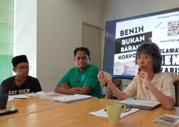 NURFITRI Amir Muhammad (tengah) bersama Pengarah Eksekutif TWN, Chee Yoke Ling (kanan) dalam sidang akhbar kempen pindaan hentikan Akta PNPV 2004 di Pejabat TWN, Petaling Jaya, hari ini. - UTUSAN/NUR FATEHAH ROSNAN