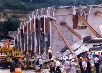 Tragedi Highland Towers telah menggemparkan negara mengenai keselamatan pembangunan di kawasan lereng bukit dan tanah tinggi. - GAMBAR HIASAN/UTUSAN