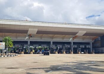 KEADAAN di Kompleks ICQS Bukit Kayu Hitam sempena cuti persekolahan di Kubang Pasu.