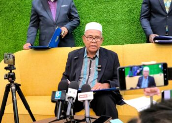 RUS’SELE Eizan dalam sidang akhbar di Kompleks Seri Putra, Kangar, Perlis, hari ini. -UTUSAN/ADIB AKHYAR