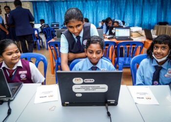 KECERDASAN buatan (AI) bukan pengganti tetapi cermin kepada akal dan nurani manusia.