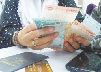 GAYA hidup yang tidak seimbang serta kekurangan ilmu dan disiplin dalam mengurus wang turut menjadi punca tekanan kewangan pelajar.