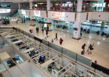 BANYAK terminal di bandar-bandar utama kelihatan lengang dan tidak lagi menjadi tumpuan masyarakat, apatah lagi fungsinya sebagai pusat mobiliti awam.