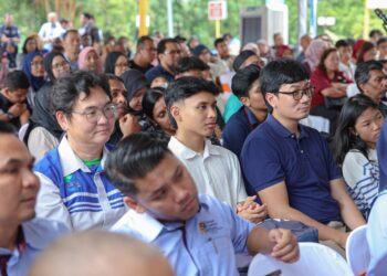 KITA kini sedang menyaksikan generasi pelajar yang kelihatan cemerlang di atas kertas, tetapi gagal berkomunikasi secara spontan.