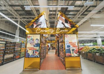 CELEBRITY Corner adalah sebuah ruang yang mempamerkan produk berjenama selebriti seperti produk dari Datuk Chef Wan dan sebagainya.