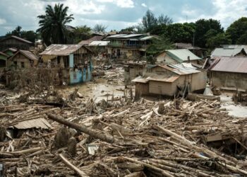 KEADAAN beberapa rumah yang rosak akibat banjir kilat di Aceh Tamiang, Sumatera Udara.- AFP