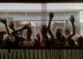 KANAK-kanak berkumpul di sebuah bilik darjah yang dikendalikan War Child Holland di Pusat Transit Renk, di Sudan Selatan, pada 17 November lalu.- AFP
