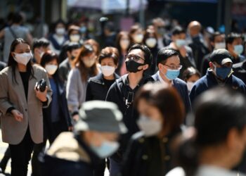 ADENOVIRUS menunjukkan simptom menyerupai selesema teruk, termasuk sesak nafas, hidung berair dan sakit tekak, berbeza dengan Covid-19 atau influenza. – AFP