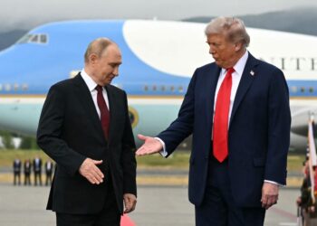 HUBUNGAN Donald Trump dan Vladimir Putin ‘semakin baik’ selepas AS menyifatkan Russia bukan lagi ancaman langsung kepada negara itu. - AFP