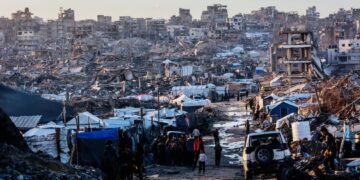 KEADAAN di bandar Jabalia di utara Gaza selepas hujan lebat yang menyebabkan penduduk terpaksa berpindah dan mencari perlindungan sementara di kawasan selamat.- AFP