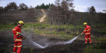 YORKSHIRE Barat dilanda peningkatan jumlah kebakaran hutan dalam beberapa tahun terakhir, termasuk di Marsden Moor dan Ilkley Moor.- AFP