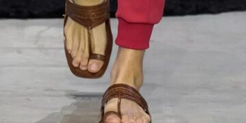 KOLEKSI sandal Kolhapuri akan mula dijual pada Februari 2026 dengan harga RM3,848.- AGENSI