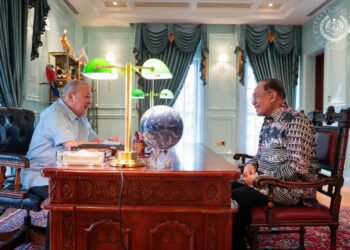 SULTAN Ibrahim Sultan Iskandar berkenan menerima mengadap Perdana Menteri, Datuk Seri Anwar Ibrahim di Istana Pasir Pelangi, Johor Bahru hari ini.