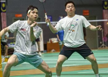 Aaron Chia-Soh Wooi Yik memberi tumpuan kepada peningkatan stamina dalam latihan menjelang Kejohanan Terbuka Malaysia bulan depan. - UTUSAN/ISKANDAR ISHAK