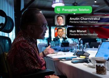 ANWAR Ibrahim ketika mengadakan perbualan telefon secara berasingan dengan Perdana Menteri Thailand, Anutin Charnvirakul dan Perdana Menteri Kemboja, Hun Manet, semalam. - FACEBOOK ANWAR