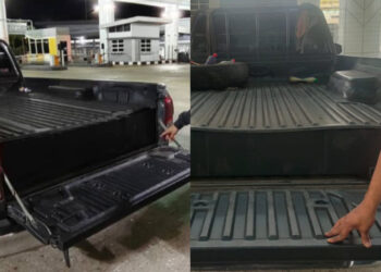 DUA Toyota Hilux berpendaftaran Thailand ditahan AKPS setelah membawa diesel yang cuba diseludup ke negara itu melalui Kompleks ICQS Bukit Kayu Hitam. - IHSAN AKPS