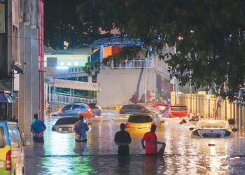 PELBAGAI pendekatan bersepadu mempercepat tindak balas, mengurangkan panik, dan meningkatkan keselamatan awam semasa banjir.