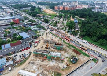 PEMBINAAN di Seksyen 3 Lebuhraya WCE kini boleh kembali diteruskan selepas 19 penduduk di Kampung Jawa berpindah dari kediaman mereka bagi memberi laluan kepada penyambungan di sepanjang 150 meter jajaran berkenaan. – Gambar ihsan WCE