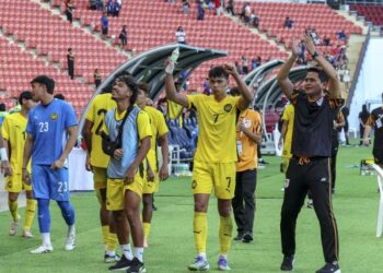 Persiapan skuad kebangsaan Bawah 23 ke Sukan SEA 2025 Thailand sebelum ini berdepan dengan halangan berikutan kekangan mendapatkan pemain yang terikat dengan komitmen bersama kelab masing-masing. - UTUSAN/FARIZ RUSADIO