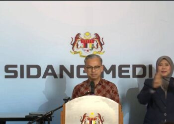 FAHMI Fadzil sewaktu berucap pada sidang Media Mingguan Menteri Komunikasi di Kompleks Angkasapuri Kota Media, Kuala Lumpur, di sini, hari ini.