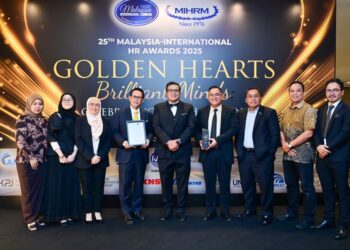 WAKIL-wakil Worldwide Holdings yang menghadiri Majlis Anugerah HR Antarabangsa Malaysia Ke-25 di M World Hotel, baru-baru ini.