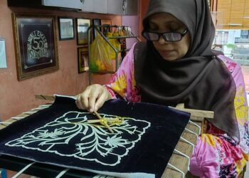 Mardziah Abu Kassim mengekalkan kaedah tradisi tekat yang halus.