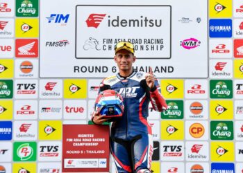 HAFIZH Syahrin menjuarai perlumbaan 1 bagi kelas utama ASB 1,000cc pada pusingan keenam ARRC di Litar Antarabangsa Chang, Buriram, Thailand, semalam.