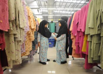 TETAPKAN bajet terlebih dahulu sebelum membuat perbelanjaan.