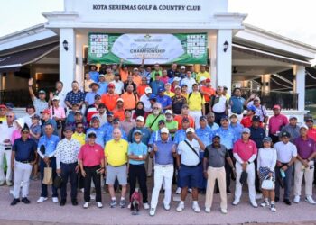 PARA peserta yang menjayakan Kejohanan Grand Final tahun lalu di Kota Seriemas Golf & Country Club.