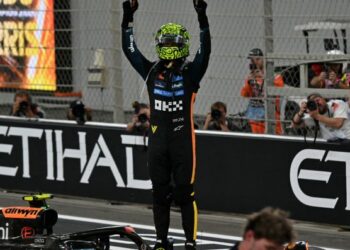 PELUMBA pasukan McLaren, Lando Norris mengesahkan kedudukannya sebagai juara dunia walaupun menamatkan perlumbaan Grand Prix Abu Dhabi di tempat ketiga, kelmarin. - AFP