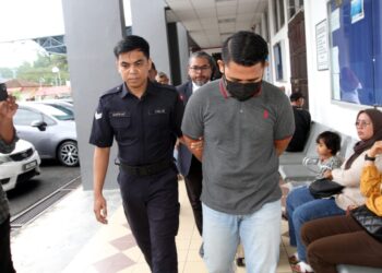 RYNDEE  O'nel Victor tidak mengaku bersalah di Mahkamah Majistret Taiping atas pertuduhan menyebabkan kematian seorang tahanan di Penjara Taiping, Januari lalu.