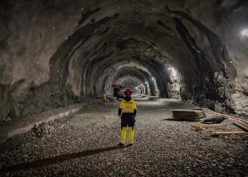 TEROWONG bawah laut itu bakal menjadi paling panjang dan terdalam di dunia. – AGENSI