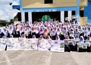 Pelajar Tingkatan 2 (Batch Felicienne 2428) Sekolah Tun Fatimah (STF) yang menyertai program Penulisan Kreatif: “Bijak Menulis, Hebat Berfikir” di STF, baru-baru ini.