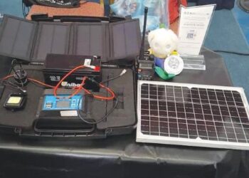 Hasil reka cipta dan inovasi pelajar Tingkatan Satu, MRSM Tun Abdul Razak, Peti Kuasa Kecemasan Mudah Alih yang muncul naib johan sempena Pertandingan Idea, Reka Cipta, Inovasi dan Keusahawanan Antarabangsa i3EC’25 di Kolej Poly-Tech Mara (KPTM) Kuantan baru-baru ini. – Utusan/HARIS FADILAH AHMAD