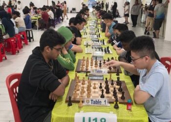 AKSI sebahagian peserta yang menyertai Kejohanan Catur SJKT Azad 2025 di George Town, Pulau Pinang, baru-baru ini. – UTUSAN/SAFINA RAMLI