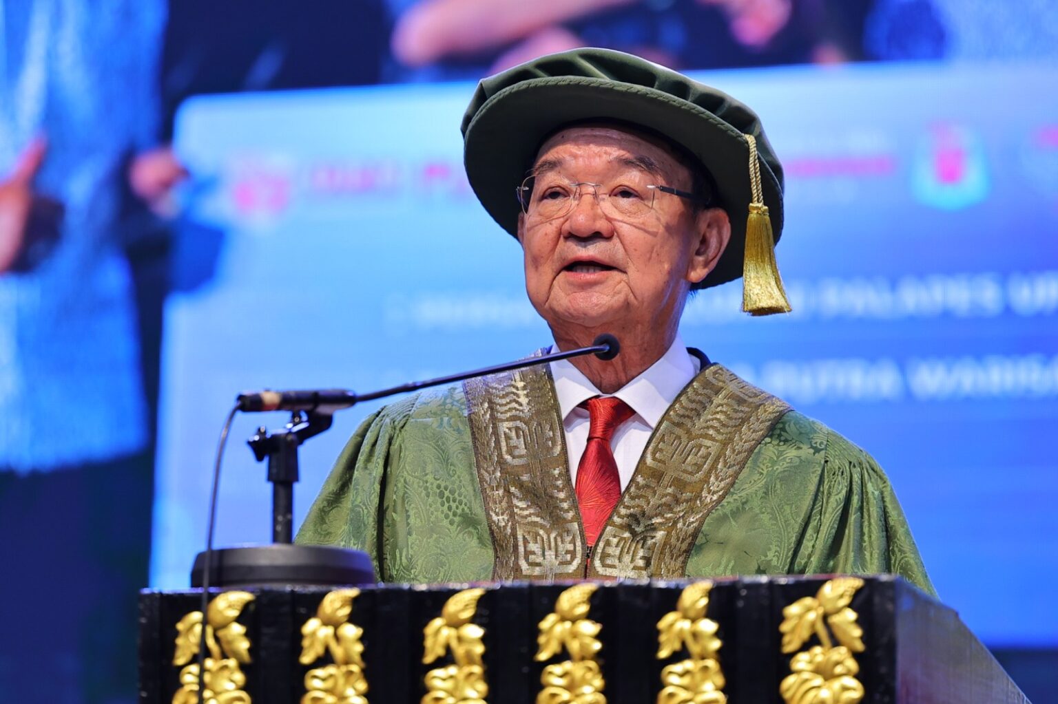 Peter Chim Graduan UPM perlu terus lonjak kecemerlangan sebagai alumni - Tan Sri ...