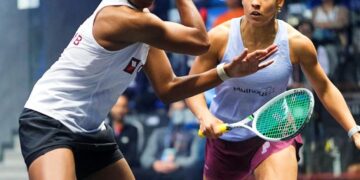 SIVASANGARI (depan) sewaktu beraksi menentang Melissa Alves pada pusingan kedua Terbuka Hong Kong di Hong Kong, hari ini. -IHSAN HONG KONG OPEN