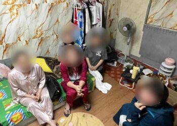 ANTARA warga asing ditahan JIM di kawasan Klang Sentral, Selangor. - GAMBAR JIM