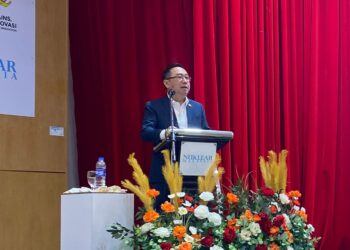 CHANG Lih Kang dalam Program Media Showcase bersama Menteri Sains, Teknologi dan Inovasi ke Agensi Nuklear Malaysia, di sini, hari ini.  UTUSAN/AFIERA KHAIRULAZMI