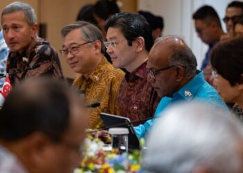 LAWRENCE Wong ketika mengadakan mesyuarat bersama dengan delegasi Malaysia di Singapura hari ini. - FATH RIZAL/Pejabat Perdana Menteri