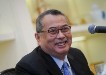 WAN Ahmad Farid pada pertemuan Ketua Hakim Negara sempena 100 hari pelantikan di Istana Kehakiman, di sini, hari ini. - UTUSAN/FAISOL MUSTAFA